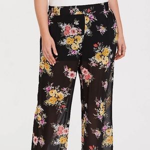 Torrid Black floral choffin pant💐🌺🌸